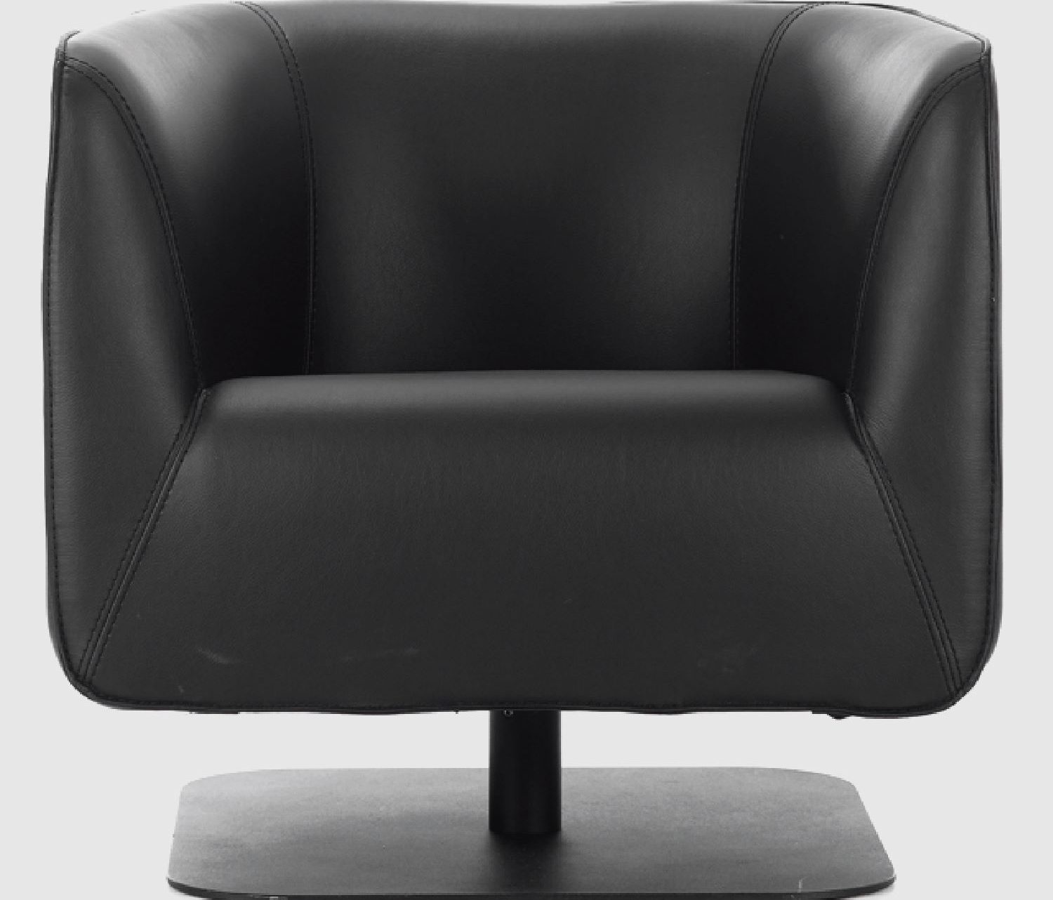 CLUB CHAIR